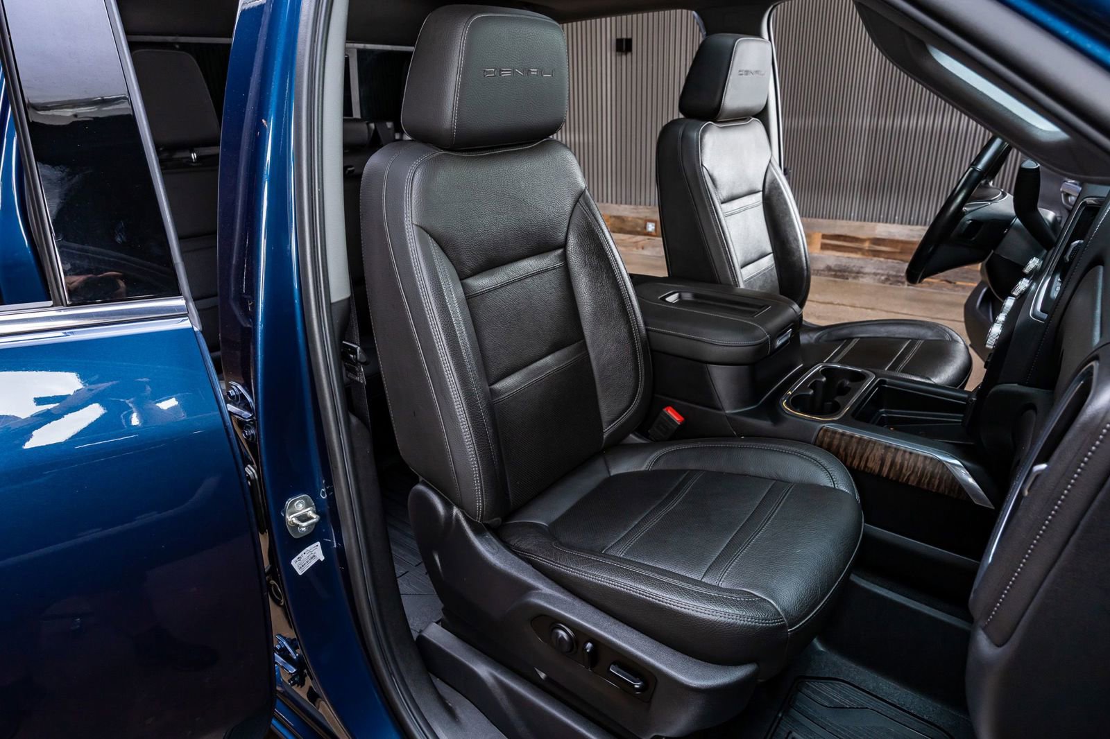 Used 2020 GMC Sierra 2500 Denali w/ Denali Ultimate Package image 30