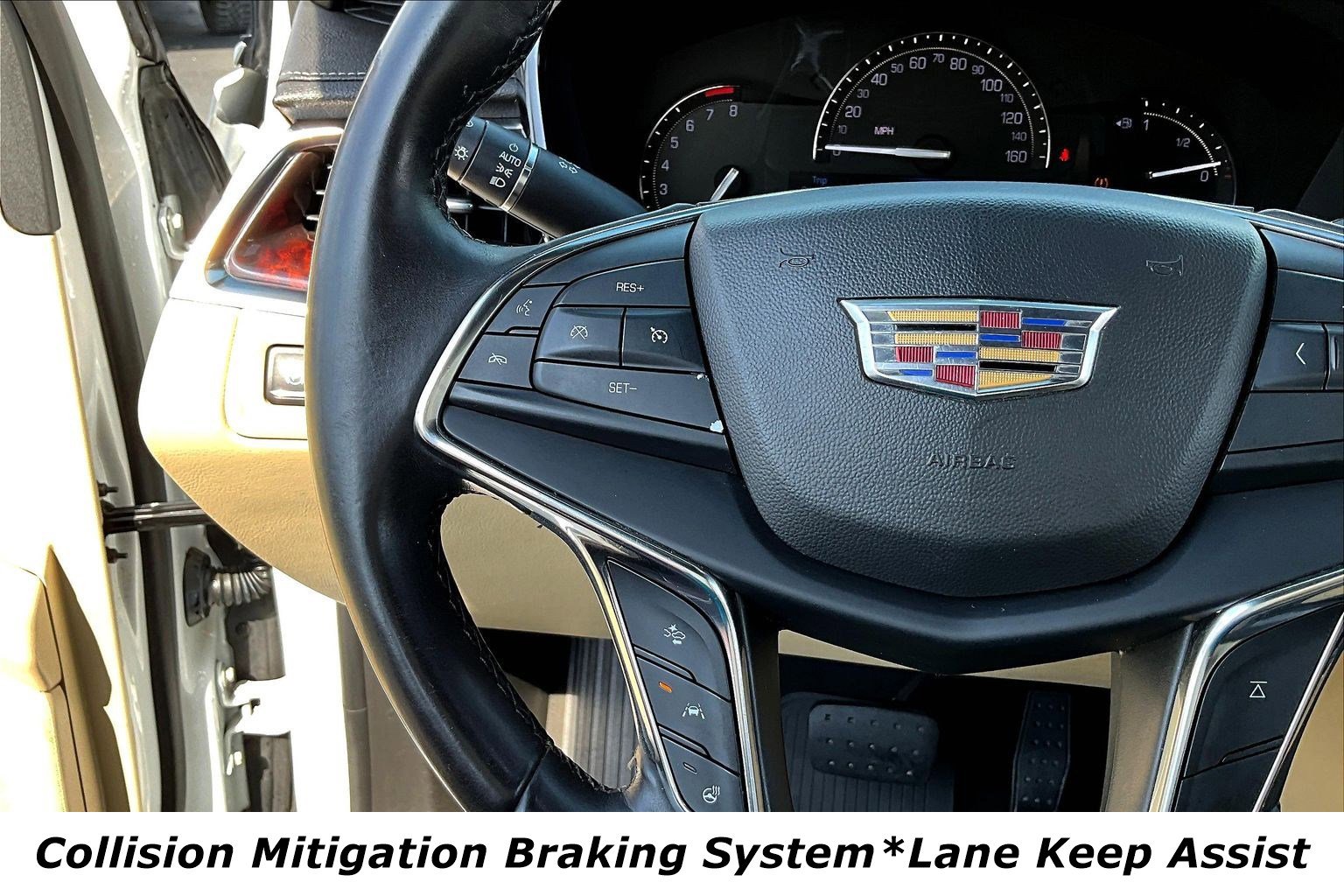 Used 2018 Cadillac XT5 Luxury w/ Driver Awareness Package image 11