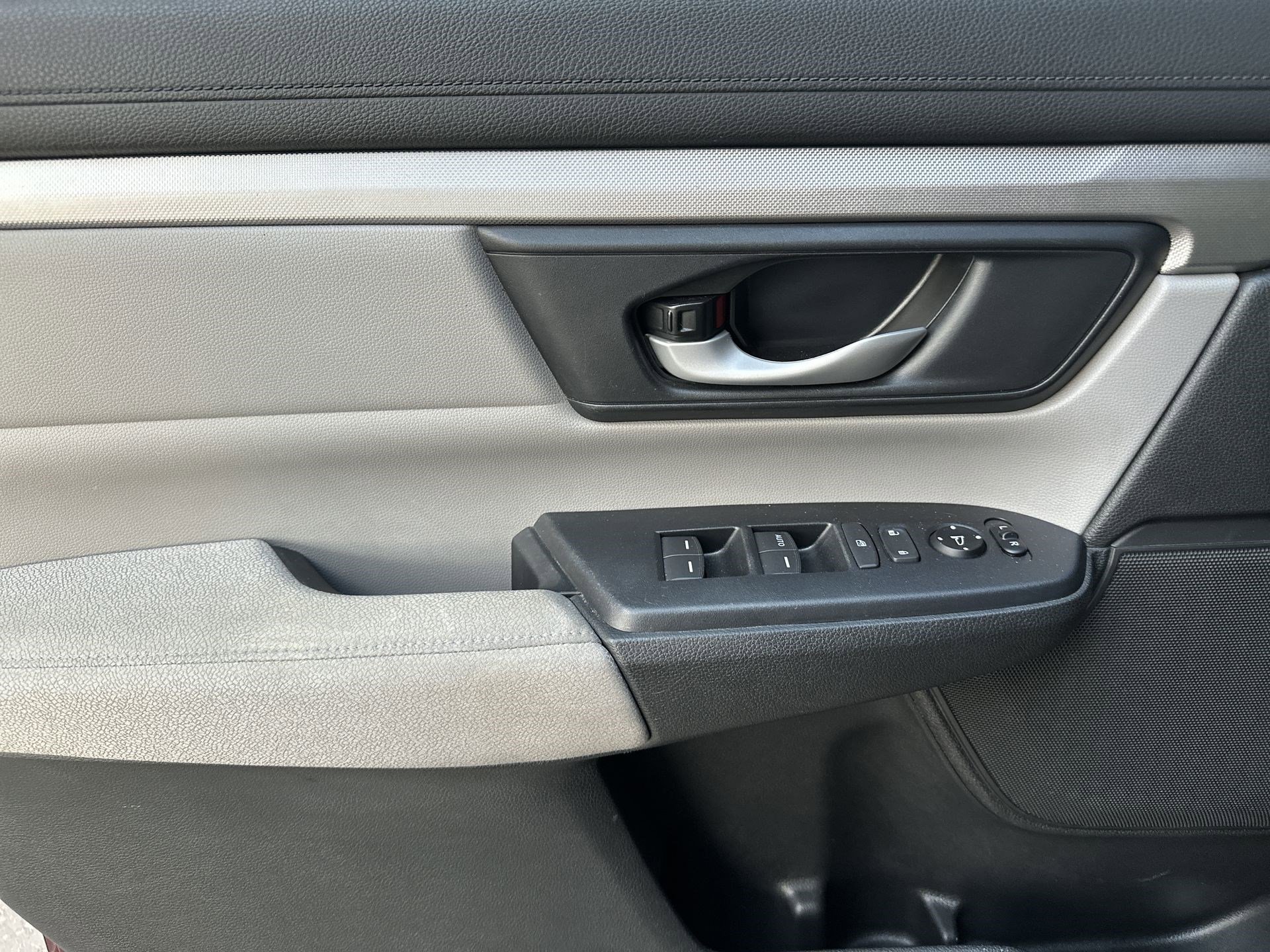 Used 2019 Honda CR-V LX image 28