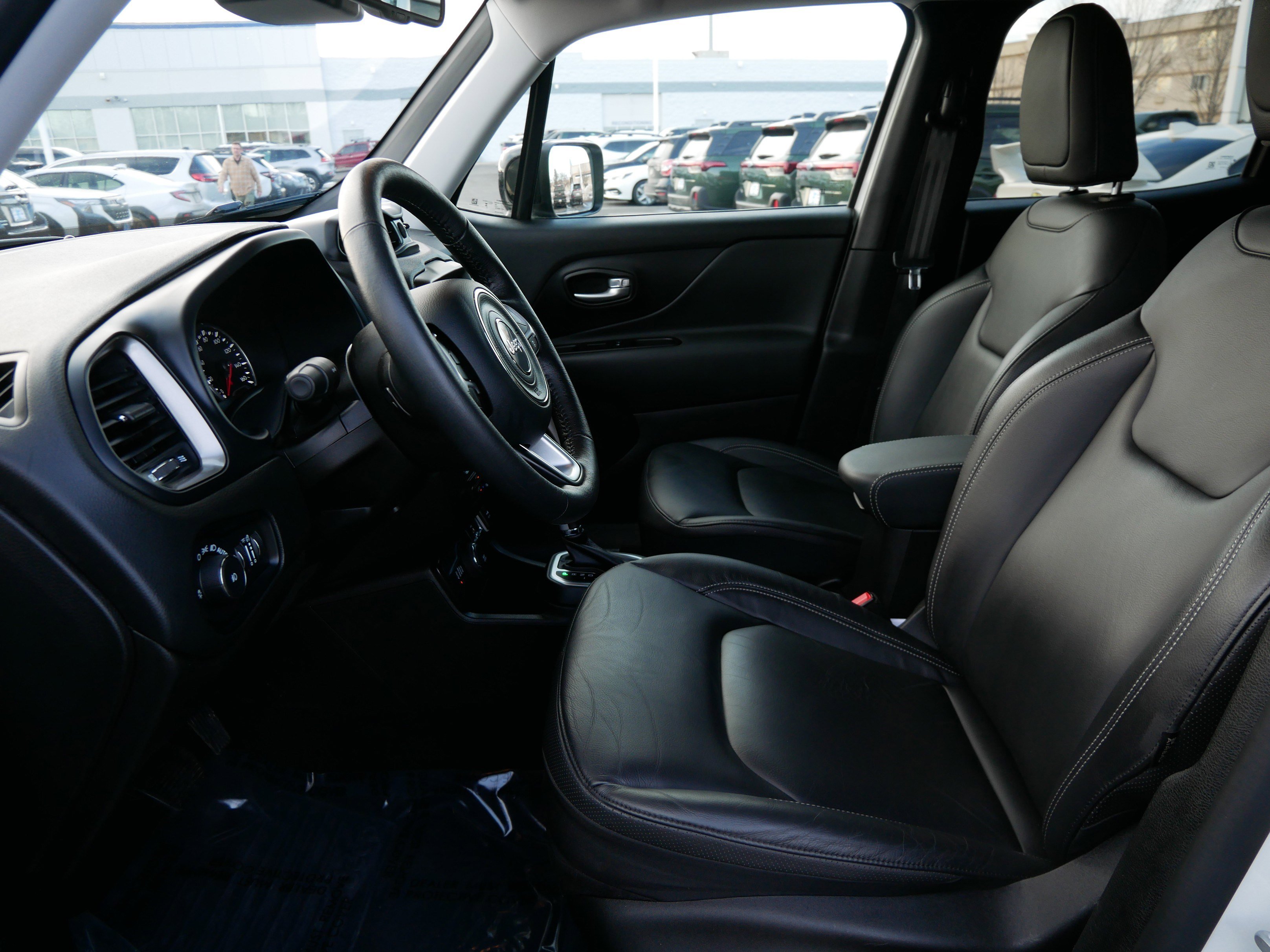 Used 2023 Jeep Renegade Limited image 32