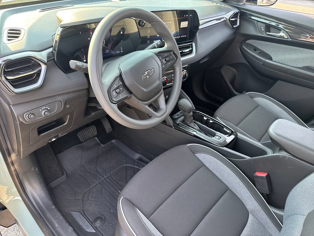Used 2026 Chevrolet TrailBlazer LT w/ Midnight Edition FWD image 16