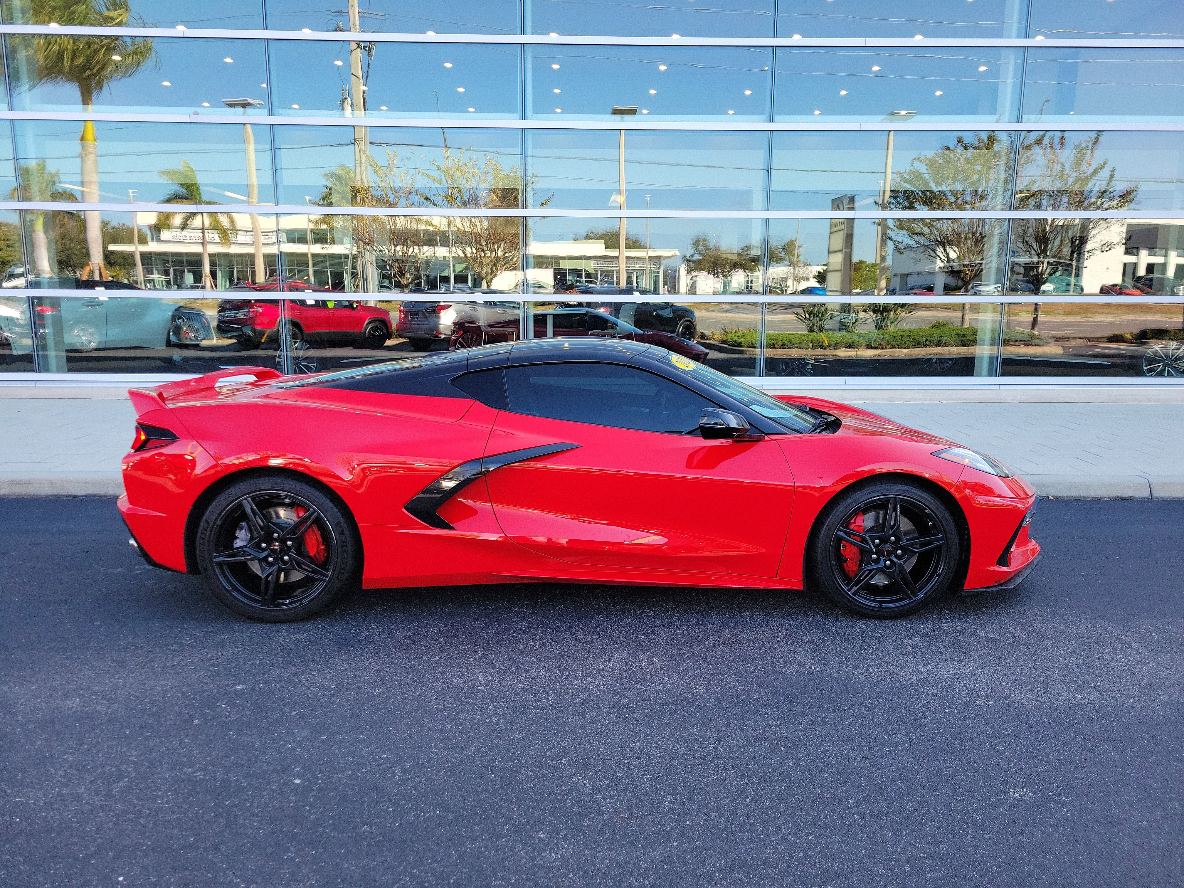 Used 2022 Chevrolet Corvette Stingray Preferred Cpe w/ Z51 Performance Package image 3