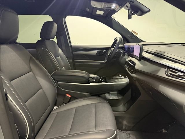 Used 2025 Buick Enclave Preferred w/ Power Package FWD image 32