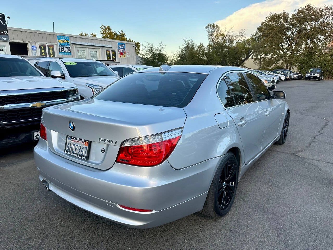 Used 2009 BMW 528i xDrive Sedan AWD/4WD image 9