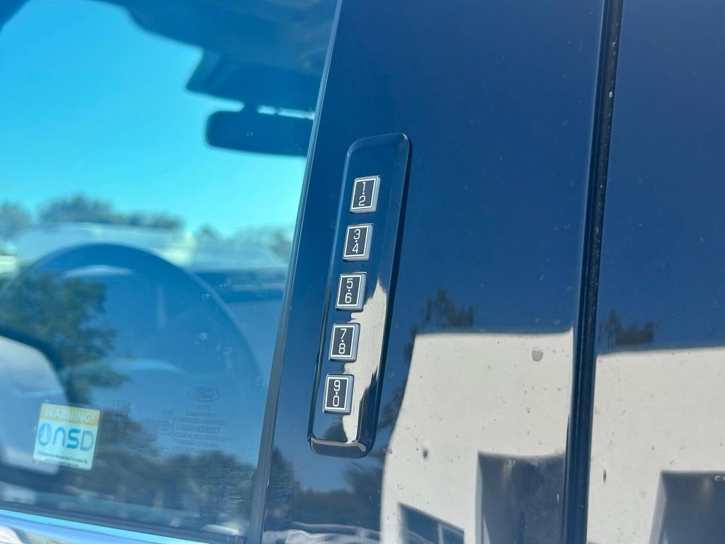 Used 2023 Ford F250 Lariat w/ Lariat Ultimate Package image 15