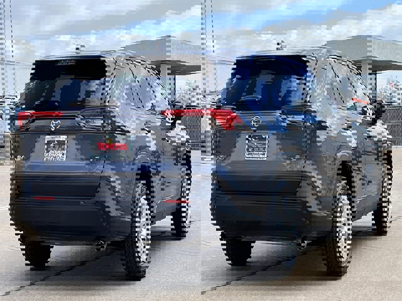 Used 2024 Toyota RAV4 LE image 4