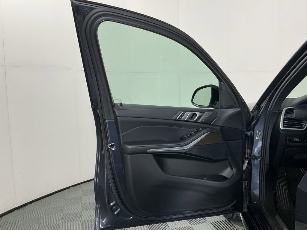 Certified 2022 BMW X5 xDrive40i w/ Premium Package AWD/4WD image 19