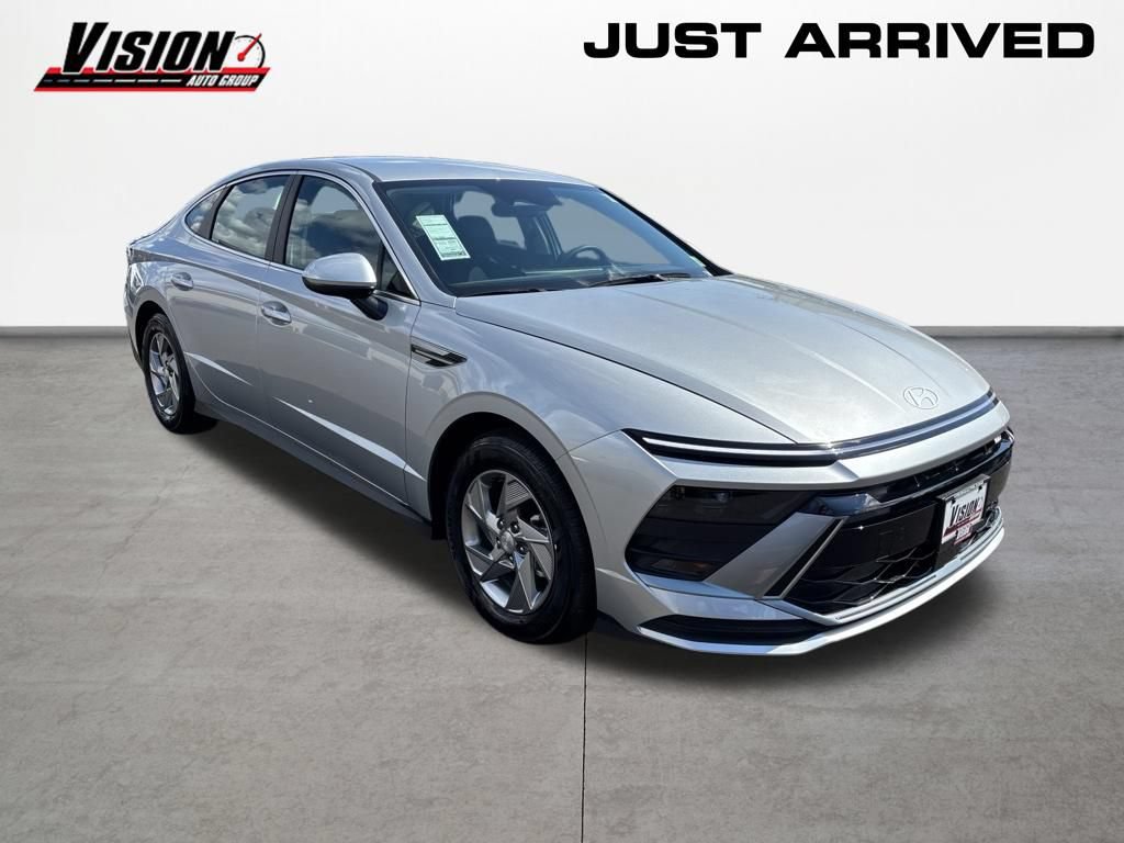 New 2026 Hyundai Sonata SE FWD image 3