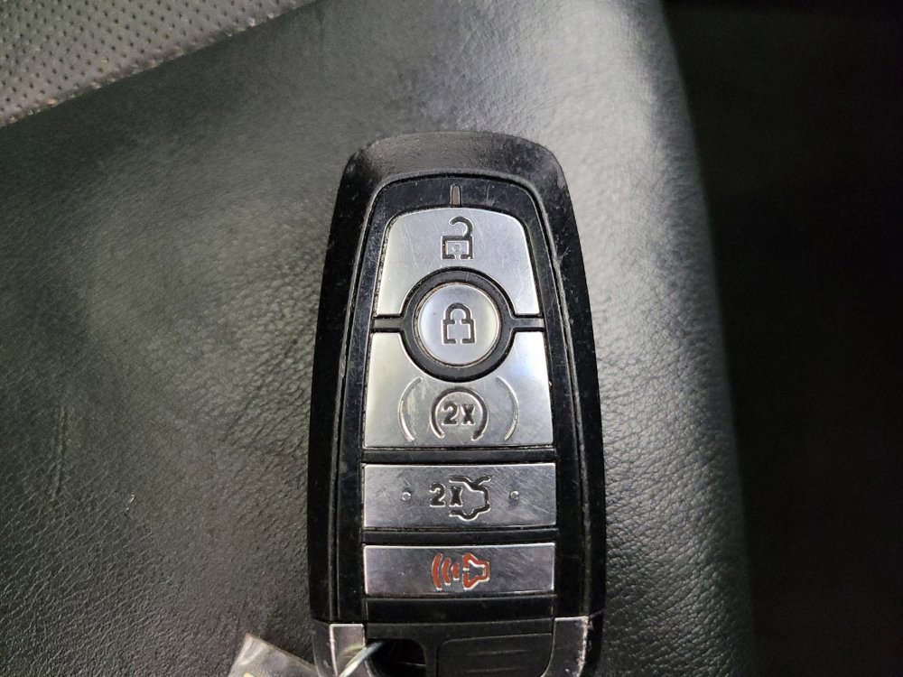 Used 2019 Ford Edge Titanium w/ Equipment Group 301A AWD/4WD image 32