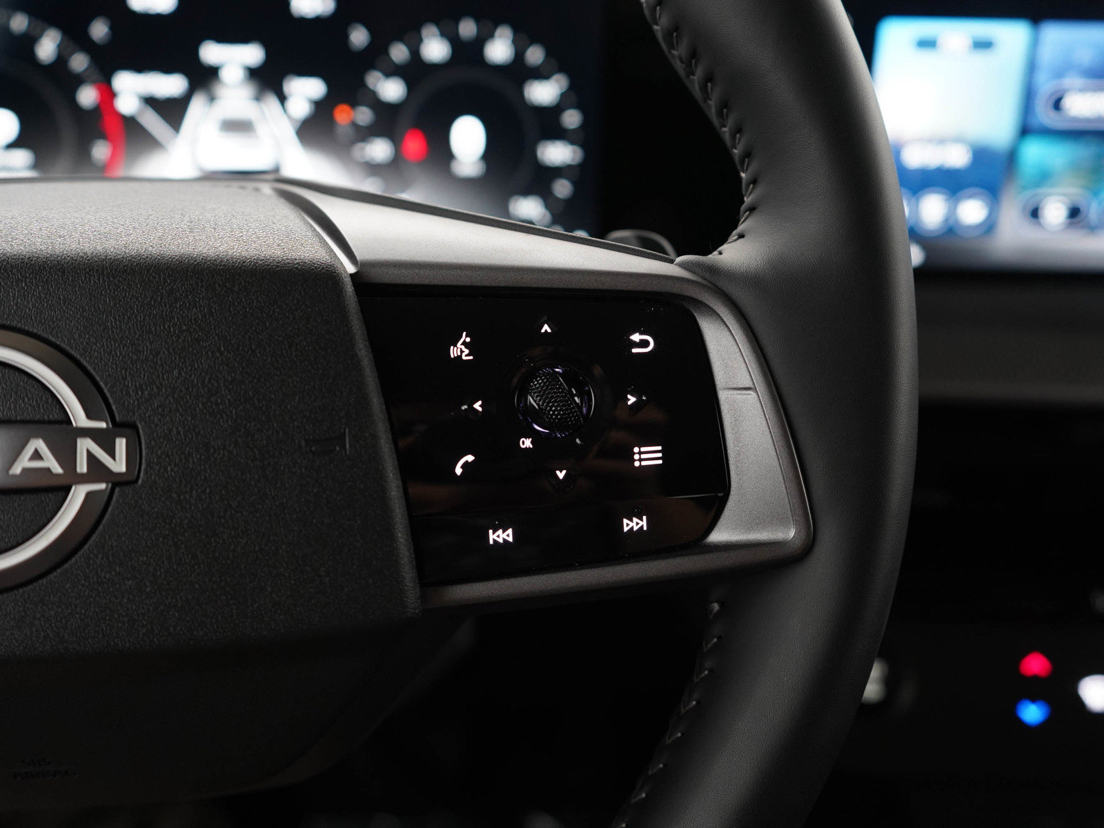 Used 2025 Nissan Murano SV AWD/4WD image 27