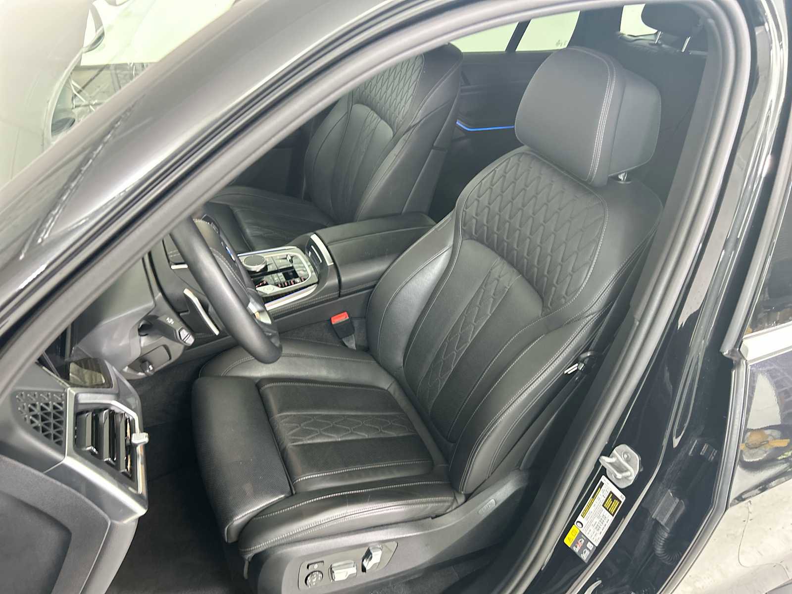 Used 2025 BMW X5 xDrive50e image 13