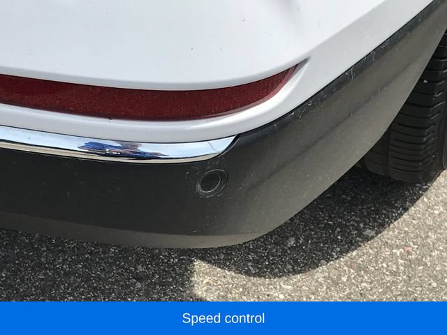 Used 2020 Chevrolet Equinox LT w/ Driver Convenience Package FWD image 5