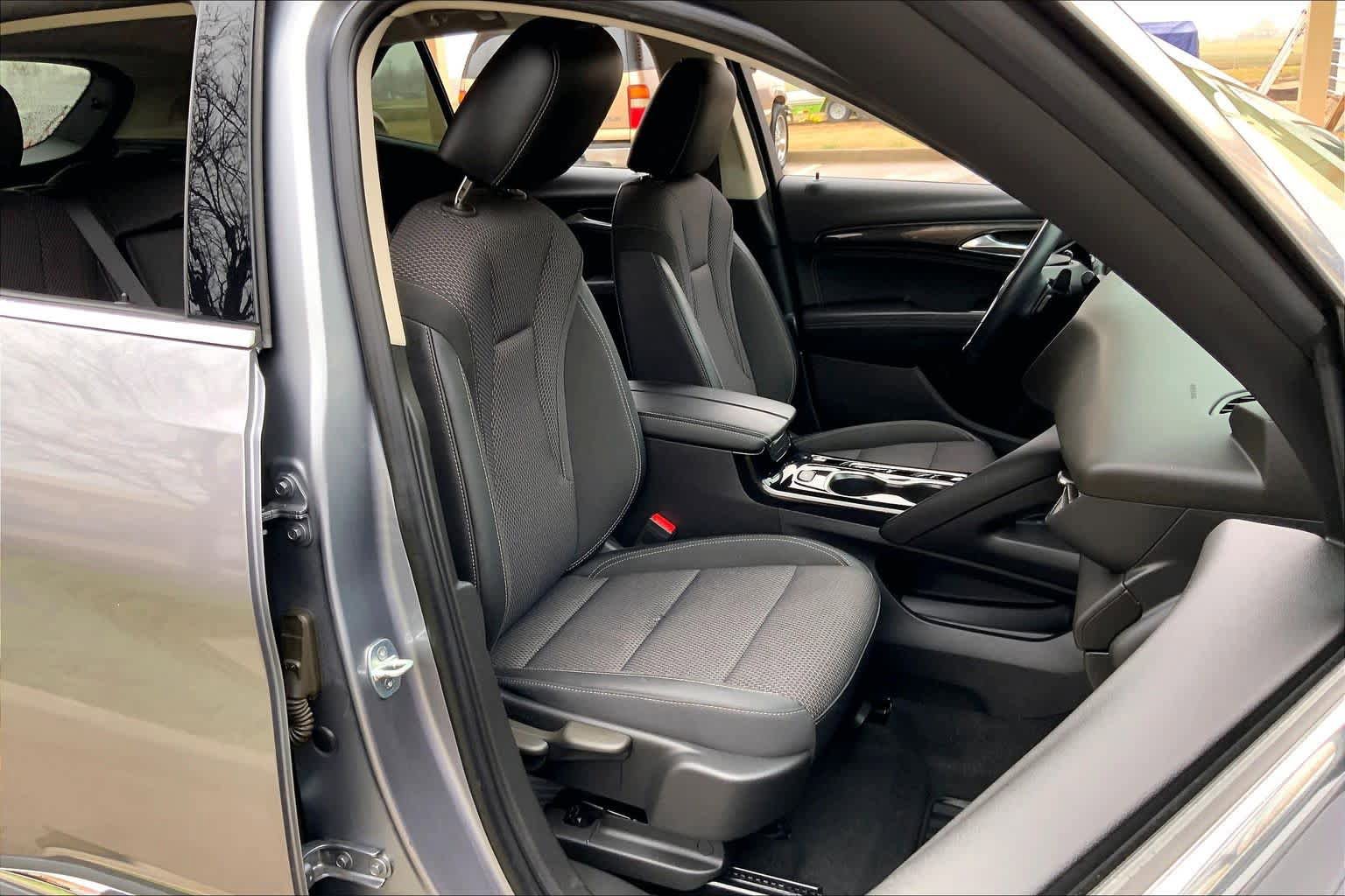 Used 2022 Buick Envision Preferred FWD image 9