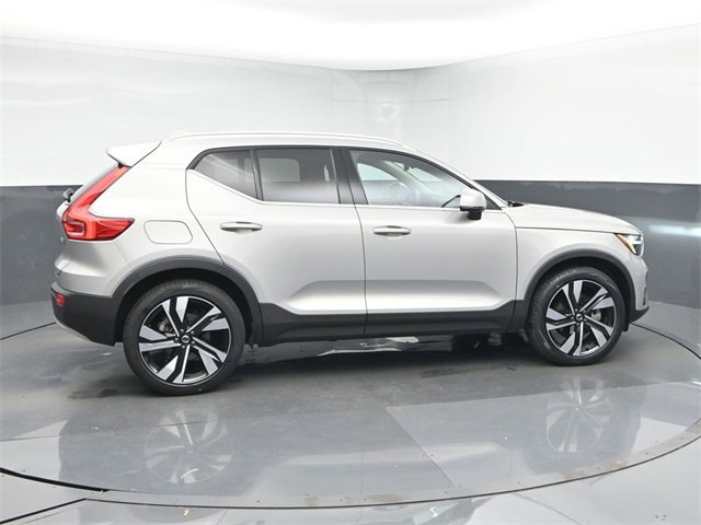 Used 2024 Volvo XC40 B5 Plus w/ Climate Package image 8