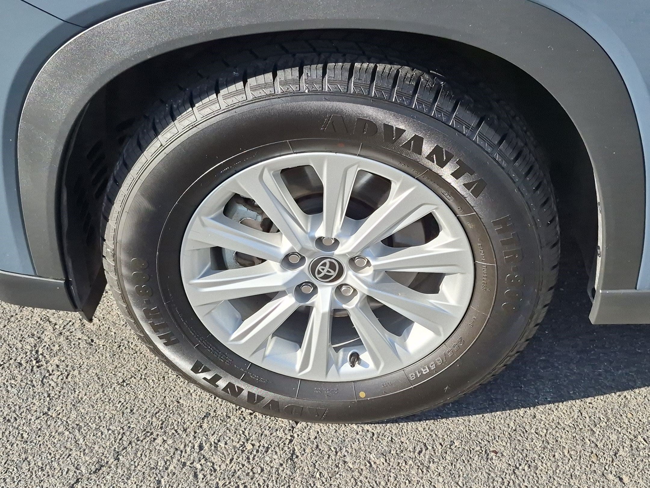 Used 2025 Toyota Grand Highlander AWD image 13