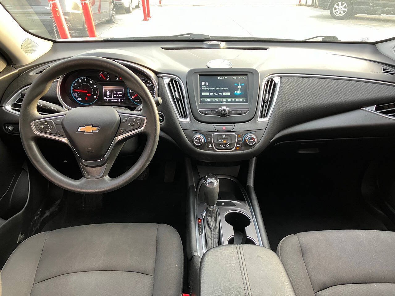 Used 2018 Chevrolet Malibu LT FWD image 6