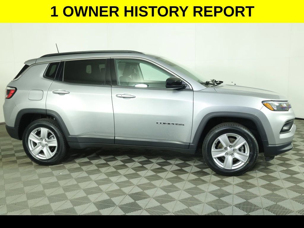 Used 2022 Jeep Compass Latitude w/ Convenience Group AWD/4WD image 2