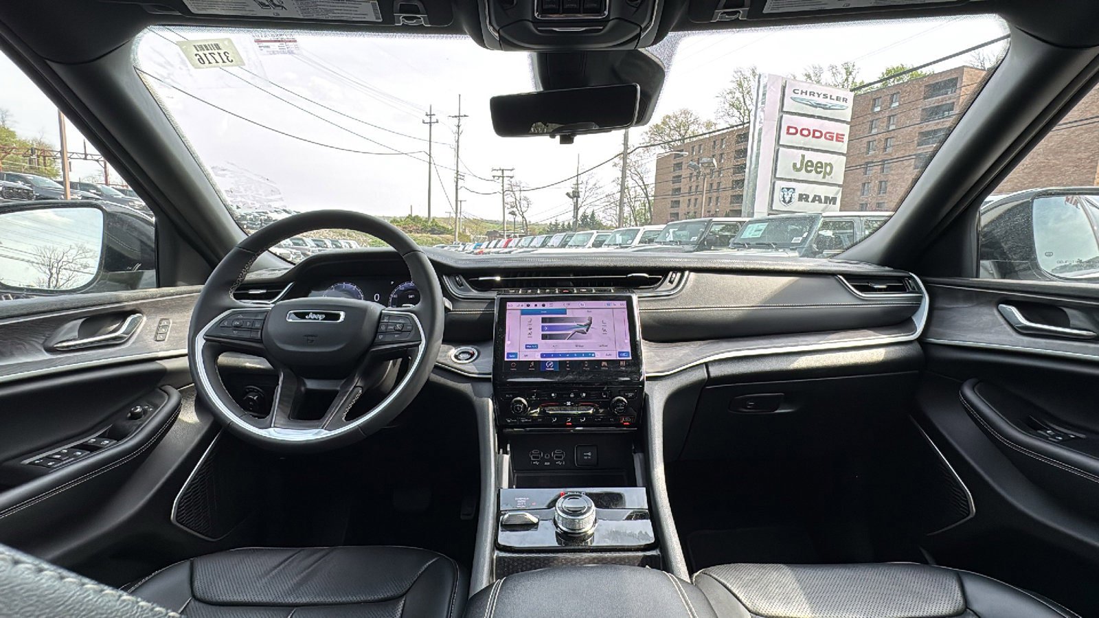 Certified 2025 Jeep Grand Cherokee L Limited w/ Luxury Tech Group II AWD/4WD image 27