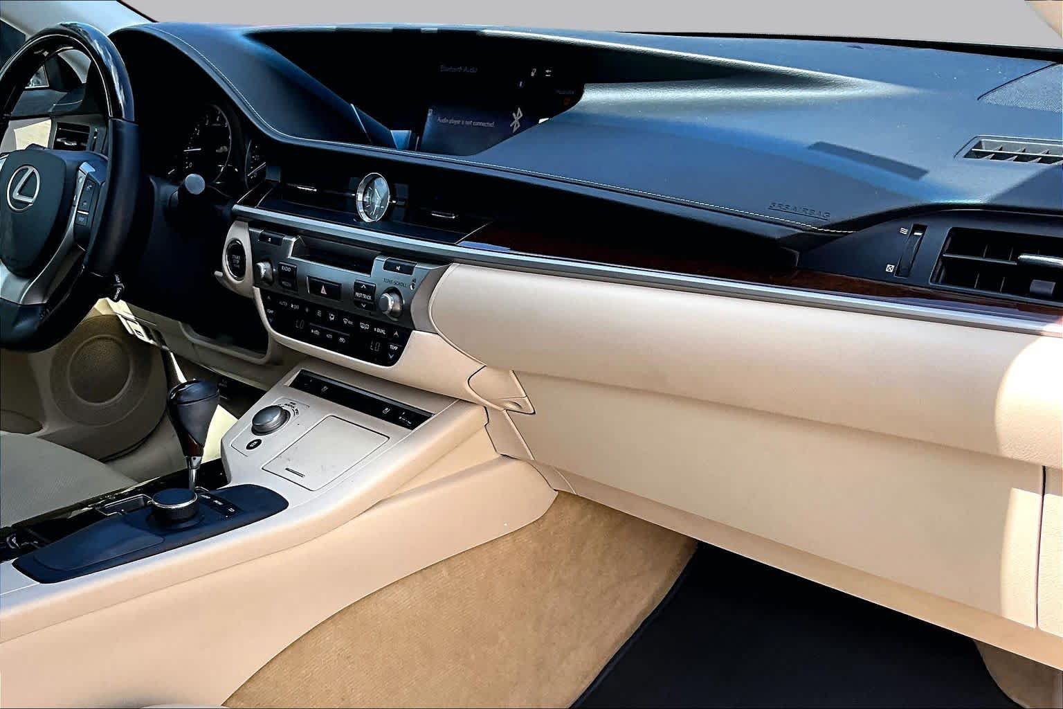 Used 2015 Lexus ES 350 w/ Premium Package FWD image 18