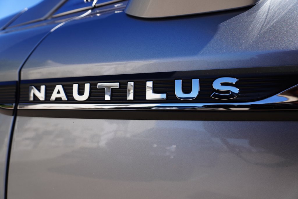 Used 2021 Lincoln Nautilus FWD w/ Equipment Group 101A image 32