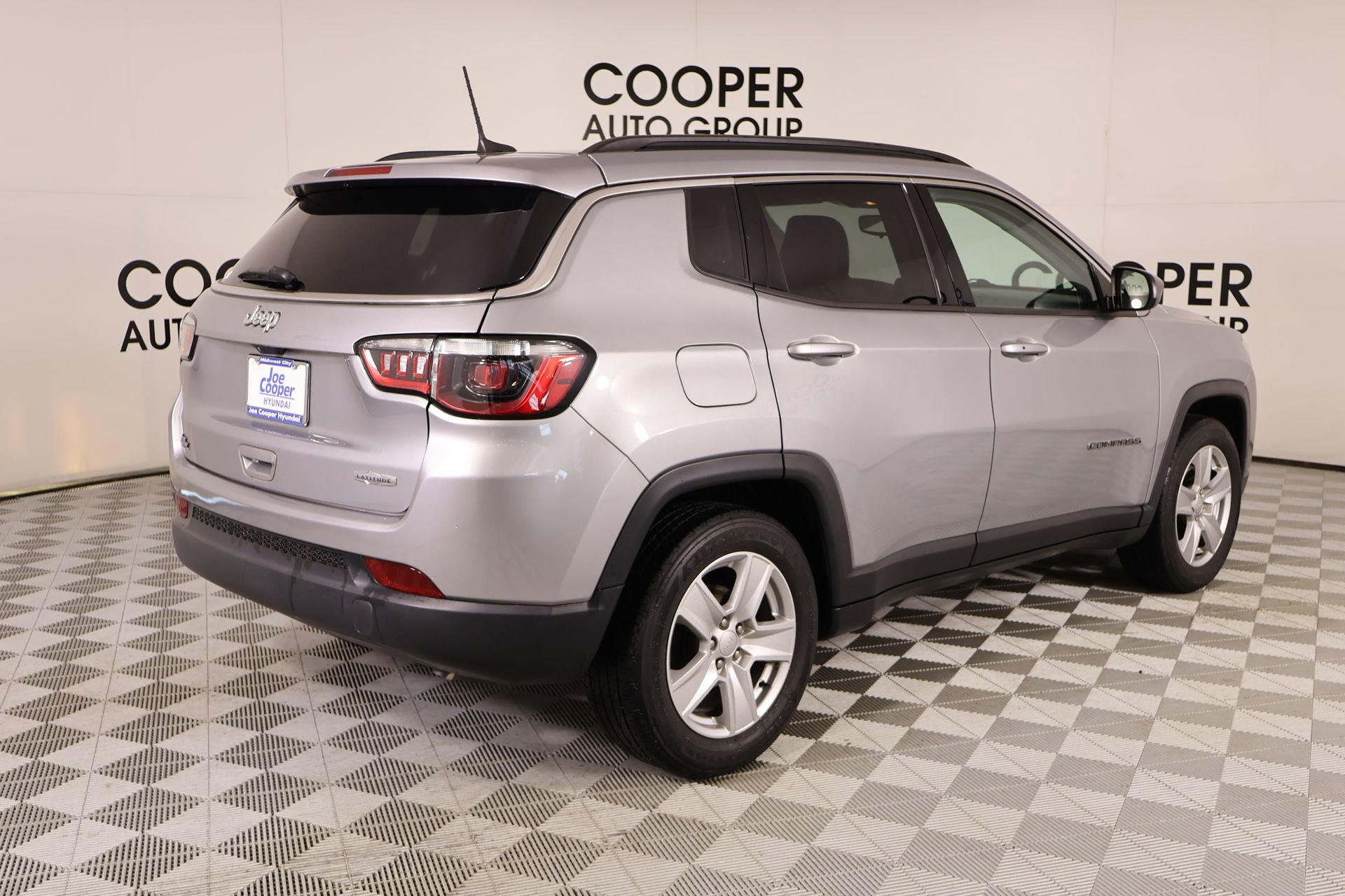 Used 2022 Jeep Compass Latitude image 19