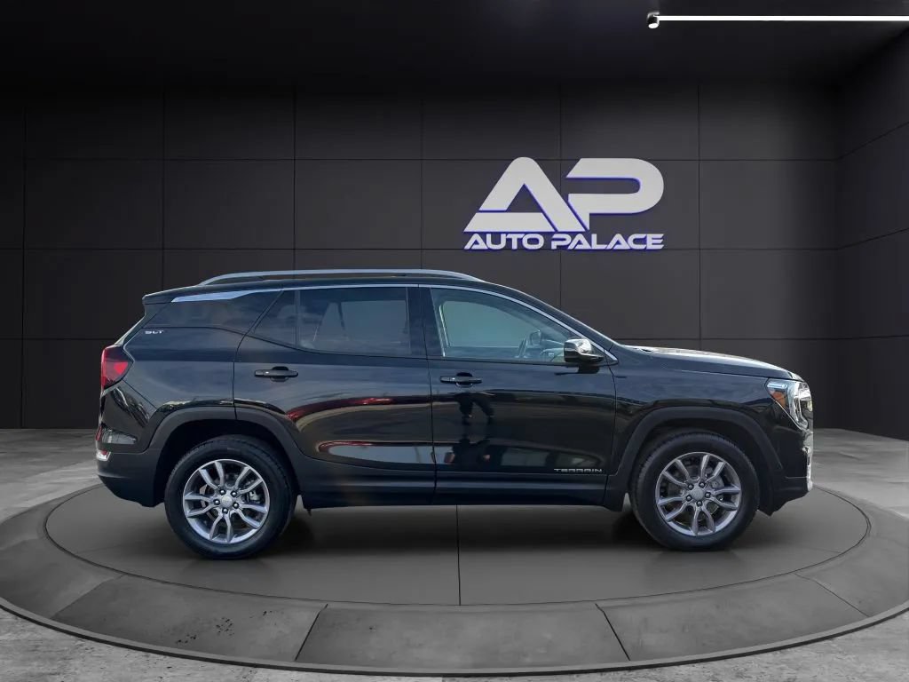 Used 2023 GMC Terrain SLT AWD/4WD image 8