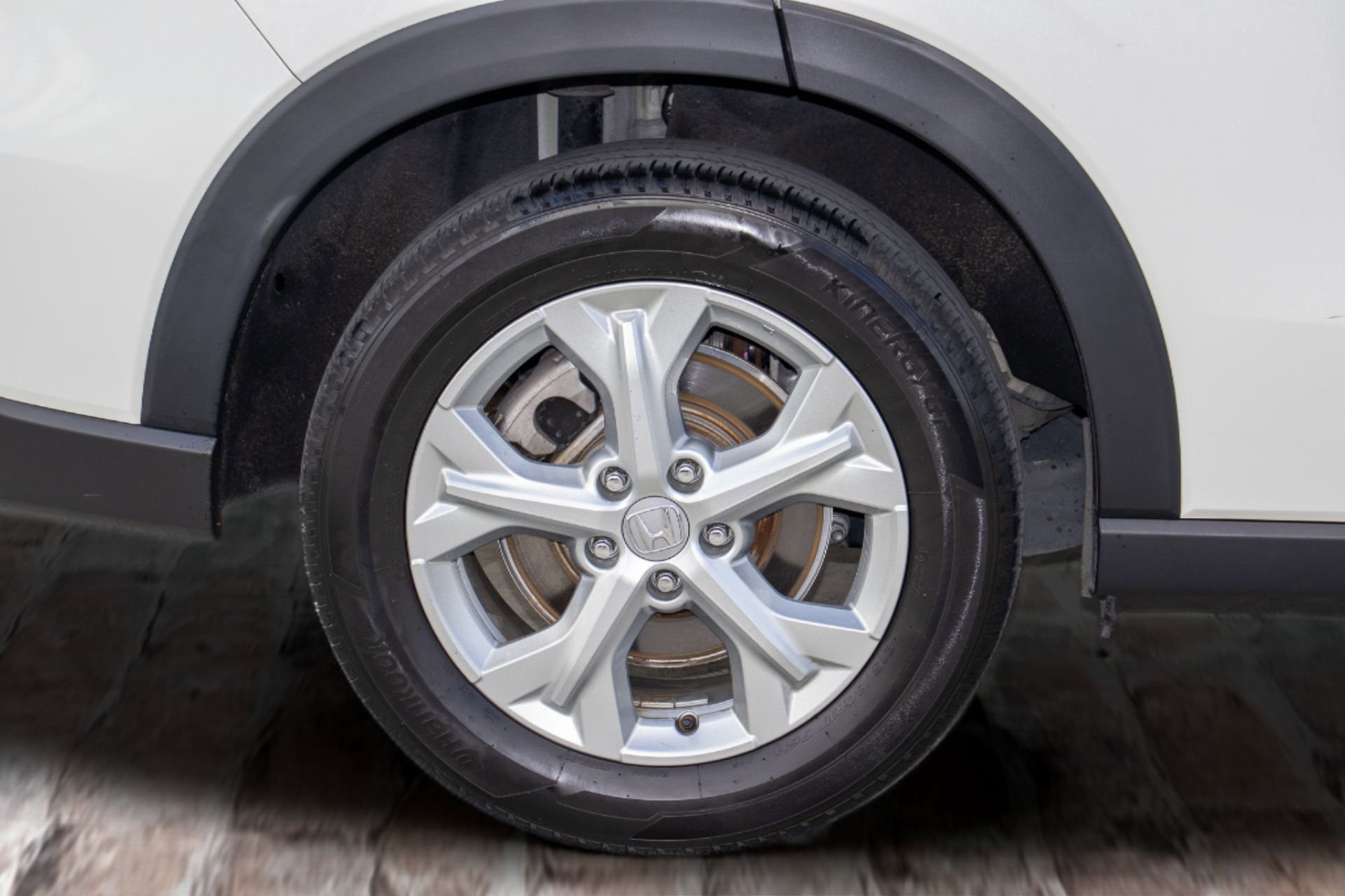 Certified 2024 Honda HR-V LX image 35