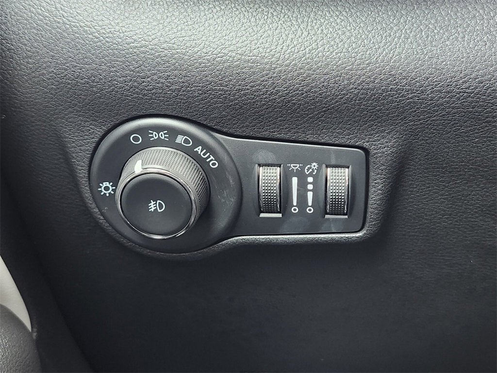 Used 2023 Jeep Compass Limited w/ Elite Group image 21