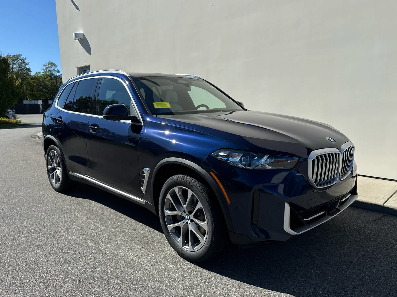 New 2026 BMW X5 xDrive40i w/ Climate Comfort Package image 2