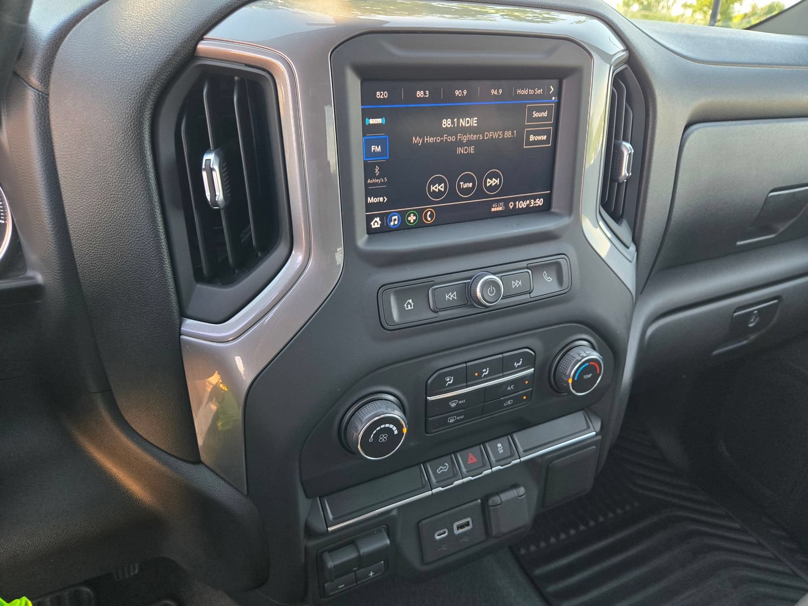 Used 2021 Chevrolet Silverado 2500 Custom w/ Custom Value Package AWD/4WD image 16