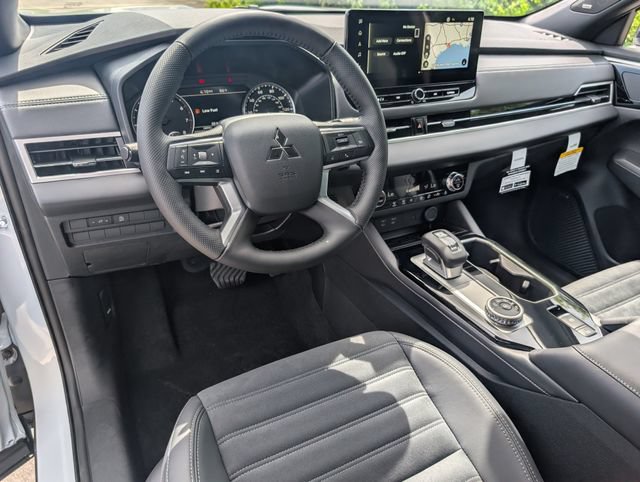 New 2026 Mitsubishi Outlander LE FWD image 14