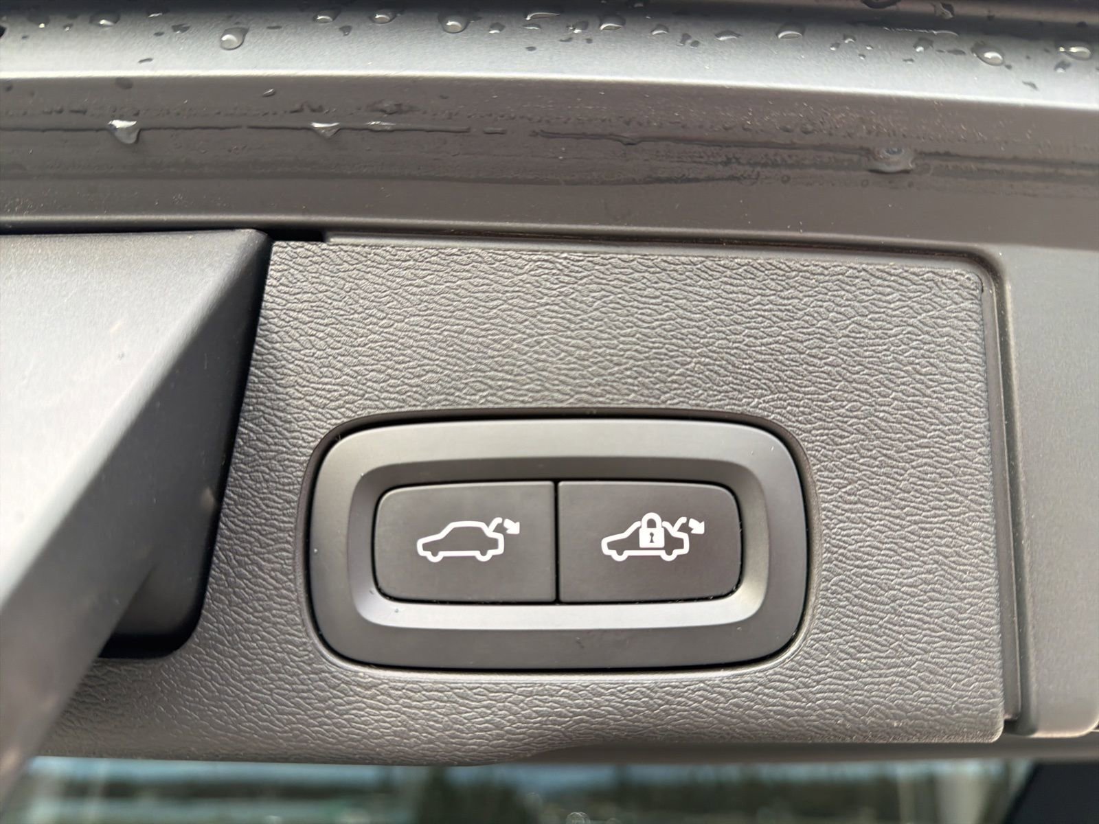 Used 2023 Volvo XC60 B5 Ultimate image 22