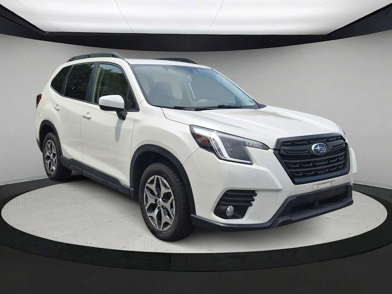 Used 2023 Subaru Forester Premium AWD/4WD image 2