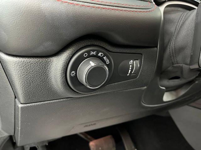 Used 2025 Dodge Durango GT RWD image 32
