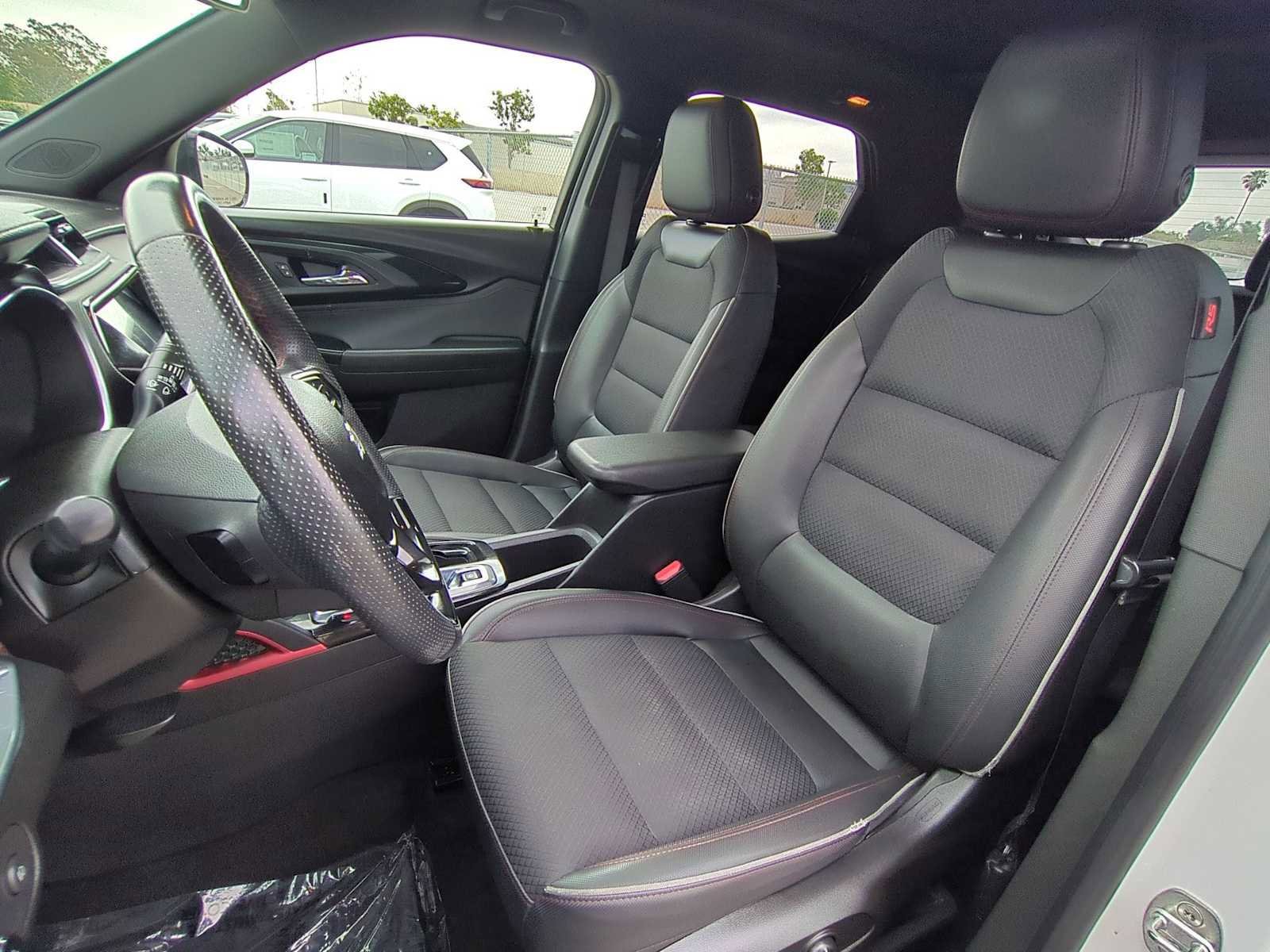 Used 2021 Chevrolet TrailBlazer RS w/ Sun and Liftgate Package image 23