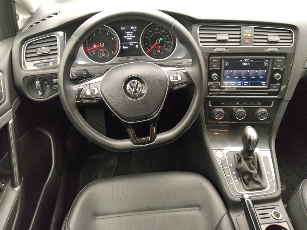 Used 2021 Volkswagen Golf 4-Door image 22