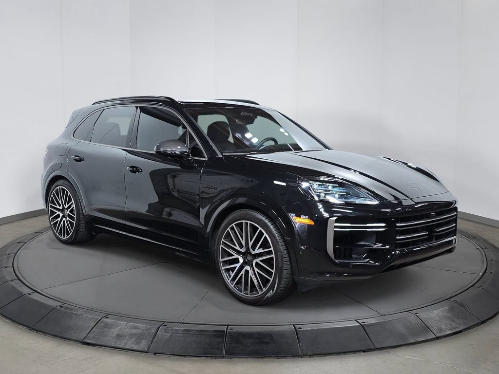 Certified 2026 Porsche Cayenne Turbo AWD/4WD image 9