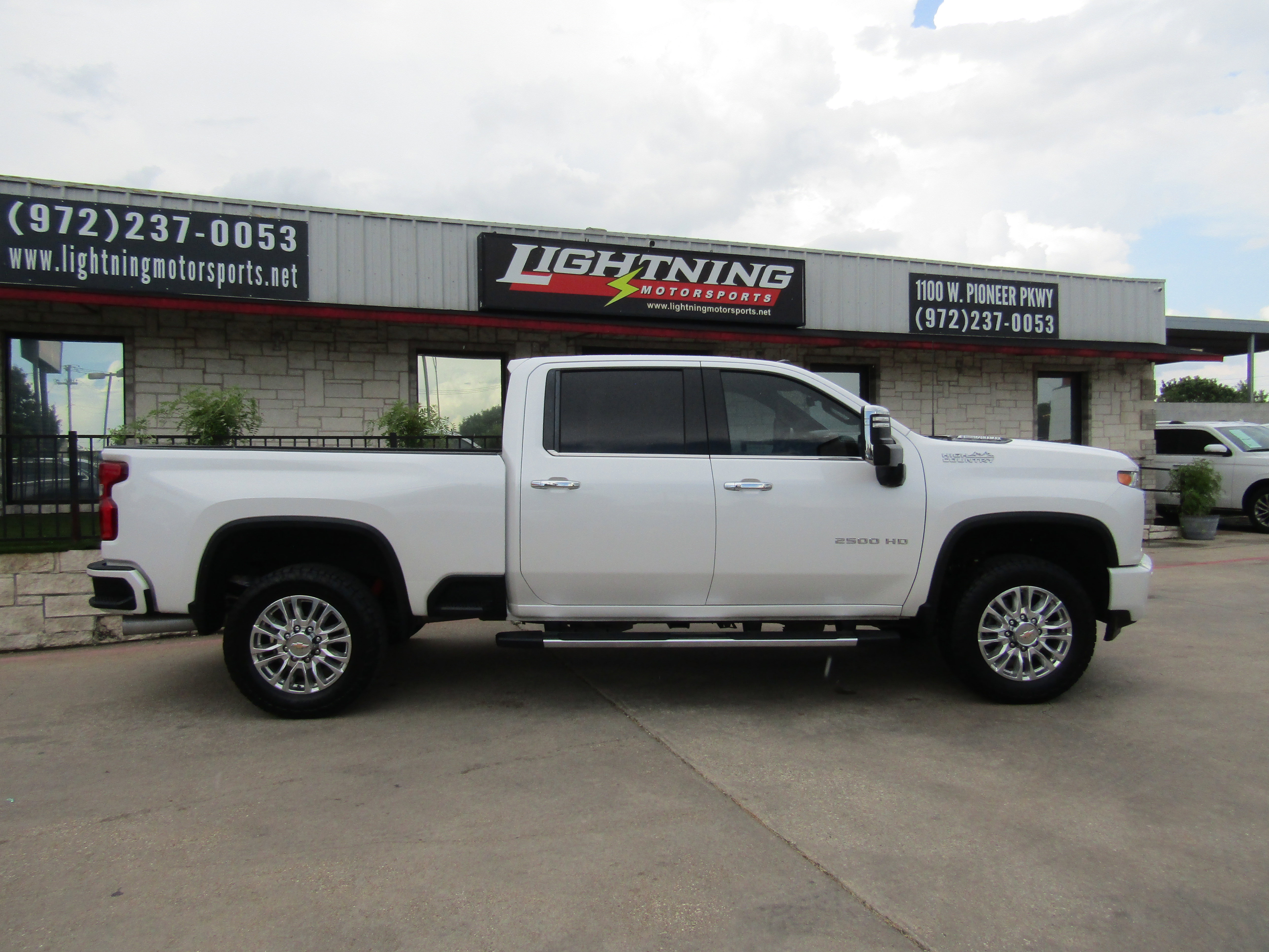 Used 2021 Chevrolet Silverado 2500 High Country w/ Z71 Off-Road Package image 5