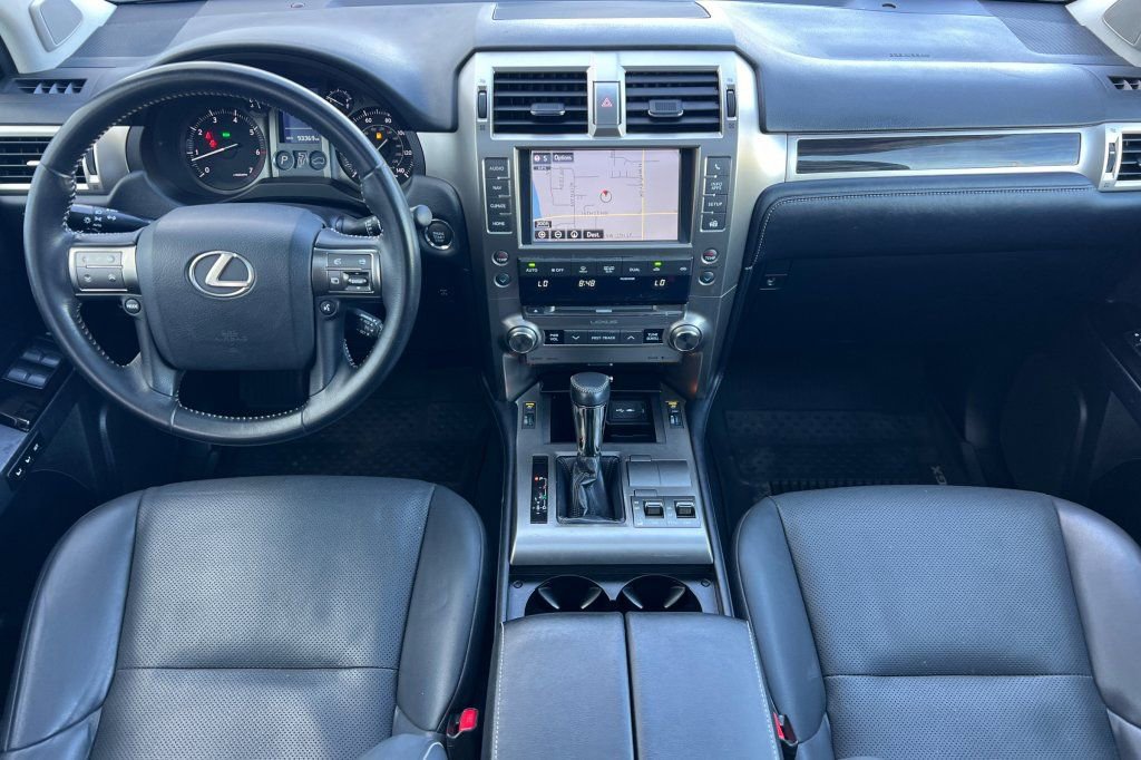 Used 2018 Lexus GX 460 w/ Navigation Package AWD/4WD image 10