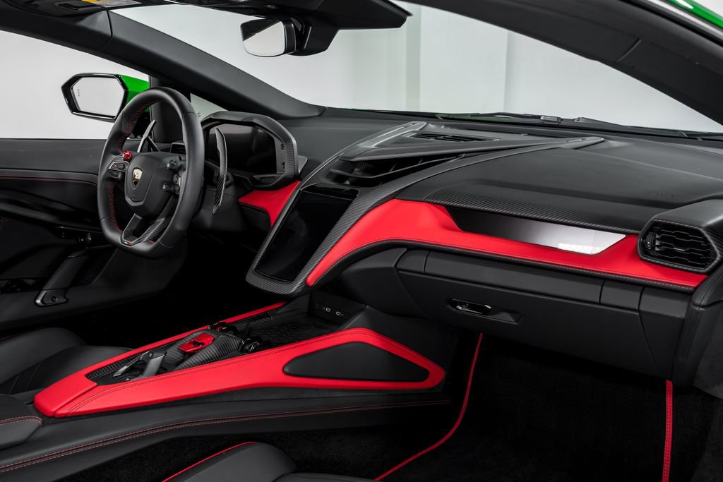 Used 2024 Lamborghini Revuelto image 31