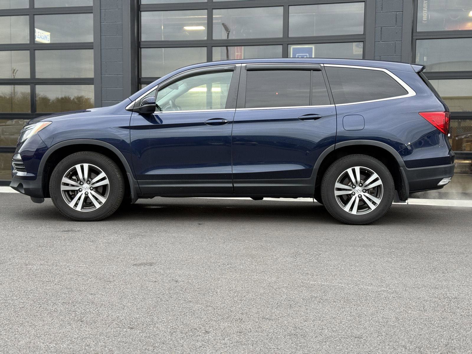 Used 2017 Honda Pilot EX-L image 2