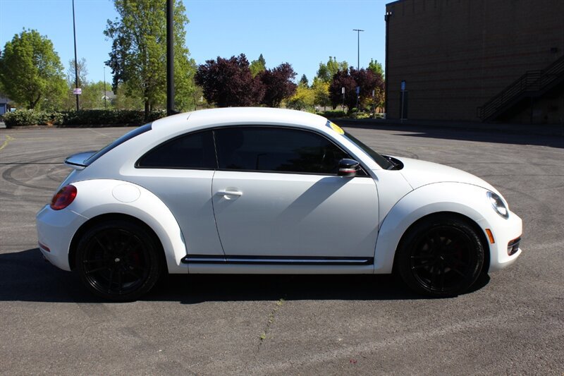 Used 2012 Volkswagen Beetle 2.0T FWD image 5