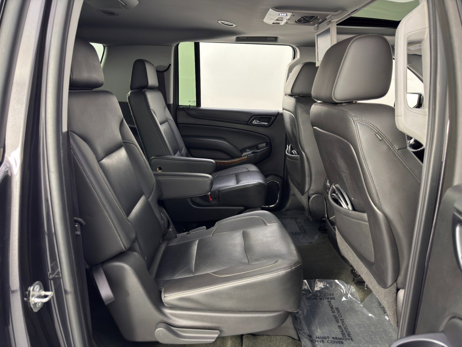 Used 2015 Chevrolet Suburban LTZ RWD image 44