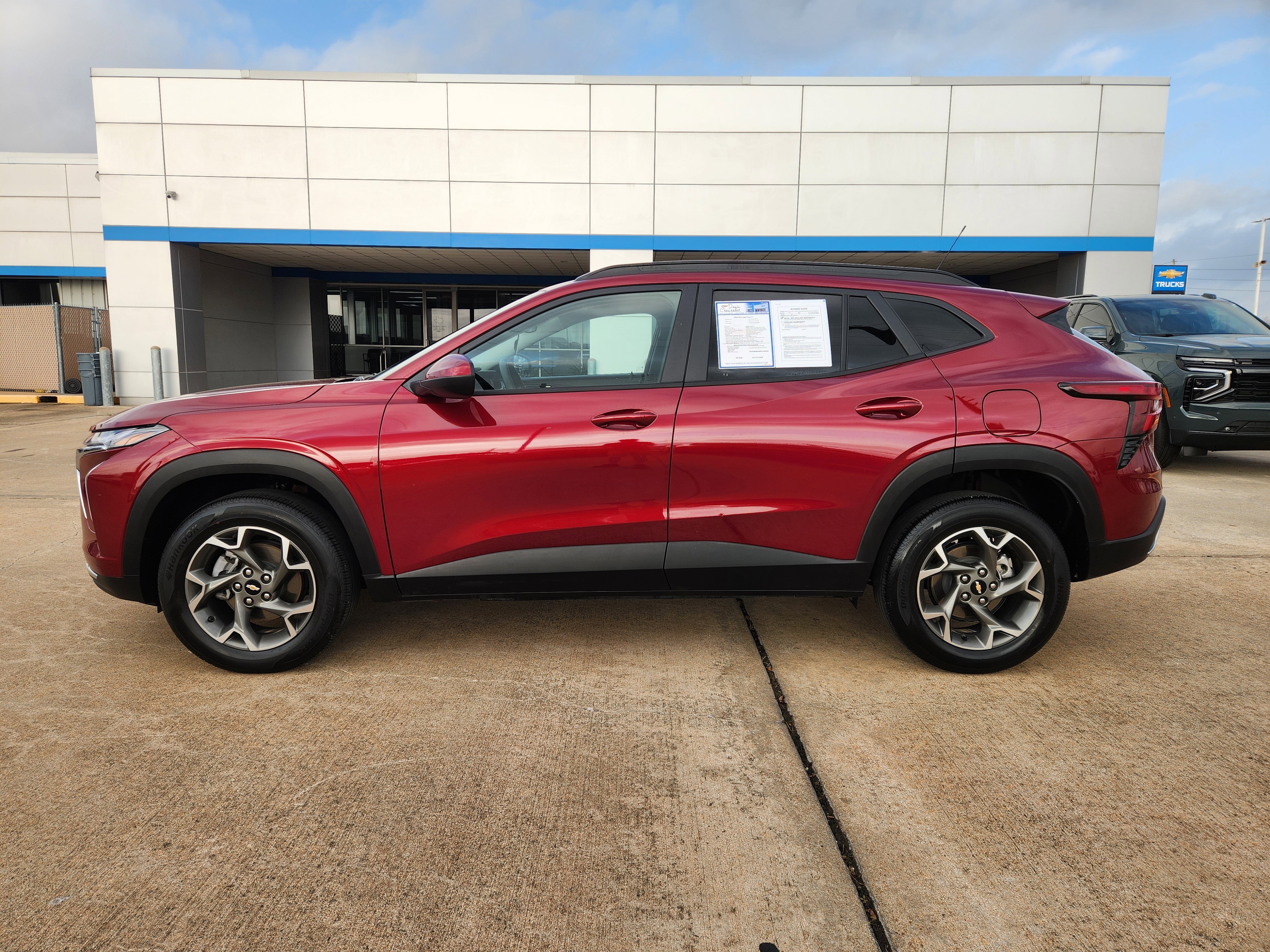 Certified 2025 Chevrolet Trax LT image 5