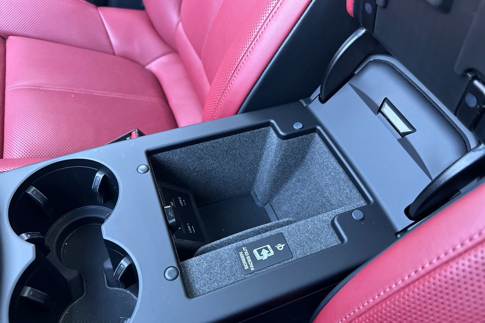 Used 2025 Porsche Macan image 27