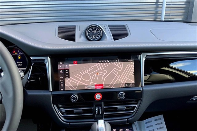 New 2026 Porsche Macan S image 24