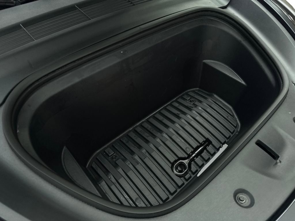 Used 2024 Tesla Model Y Long Range image 74