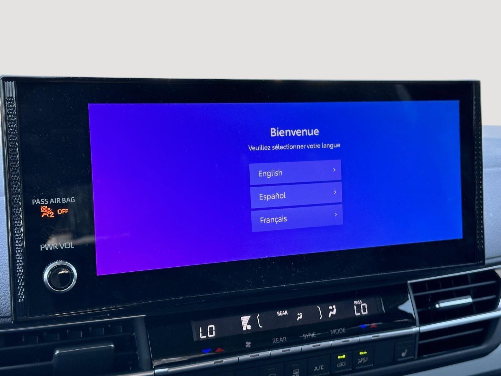 Used 2025 Toyota Sienna XLE image 12