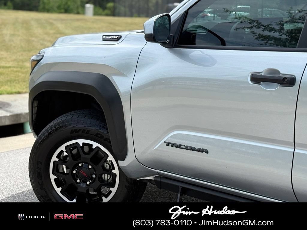 Used 2025 Toyota Tacoma TRD Off-Road AWD/4WD image 8