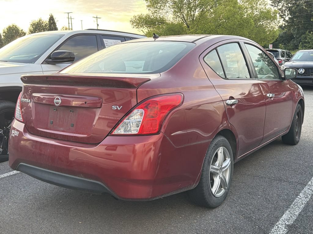 Used 2017 Nissan Versa SV FWD image 4